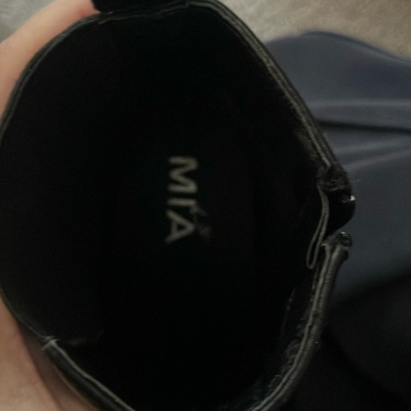 Cute black boots from brand MIA.They are a size 4 kids.These boots are new. - Picture 5 of 7